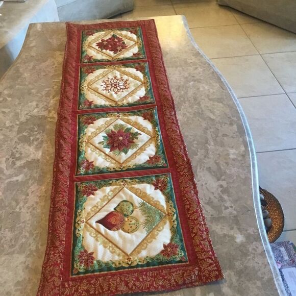 NWT. Hand Crafted Gorgeous Metallic Quilted Holiday Runner. REVERSIBLE - Picture 6 of 12